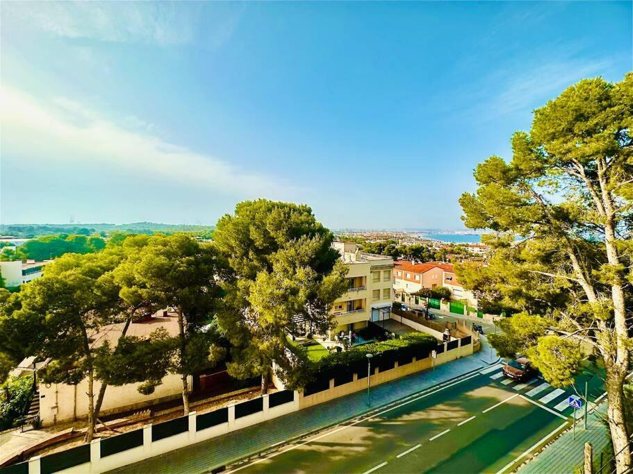 Con Vistas Al Mar Y Portaventura Apartman Salou Kültér fotó