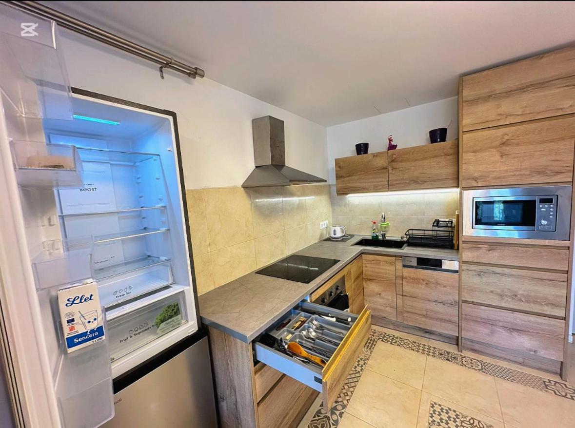Con Vistas Al Mar Y Portaventura Apartman Salou Kültér fotó